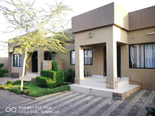 1-3-bedroom-flats-for-rent-in-foxdale