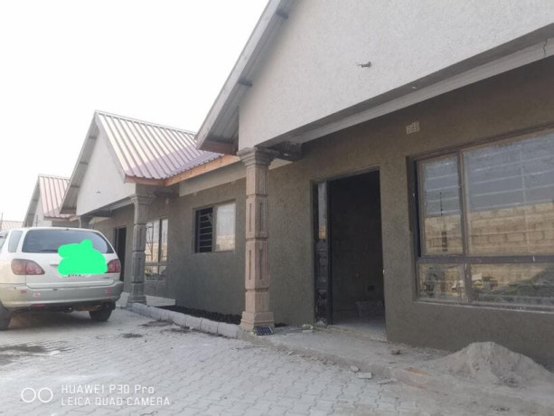 2-bedroom-flat-for-rent-in-matero-big-8