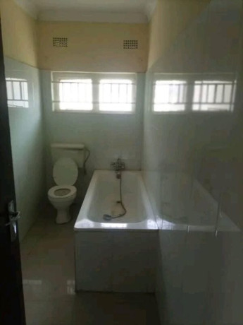 2-bedroom-flat-for-rent-big-6