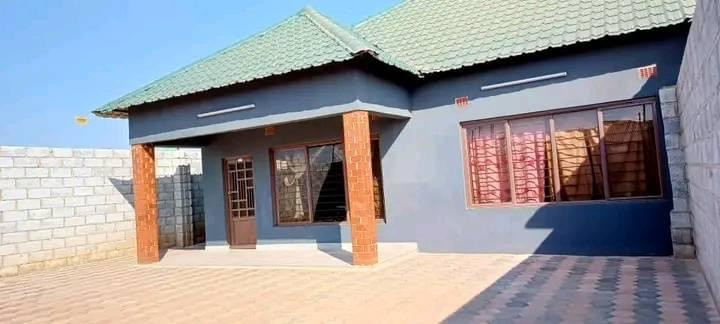 2-bedroom-flat-for-rent-in-chelston-big-4