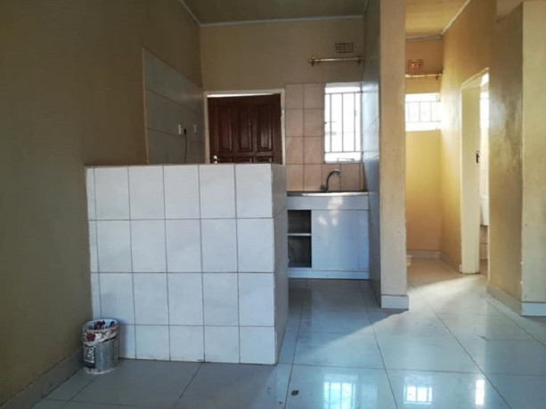 bedsitter-for-rent-in-lilayi-big-6