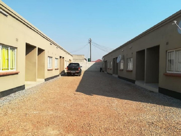 bedsitter-for-rent-in-lilayi-big-0