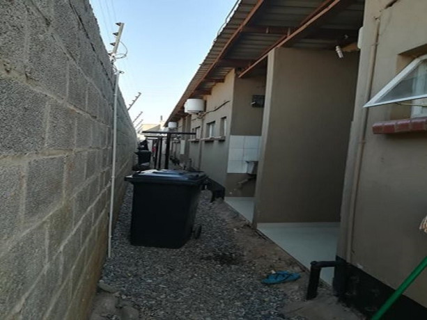 bedsitter-for-rent-in-lilayi-big-4