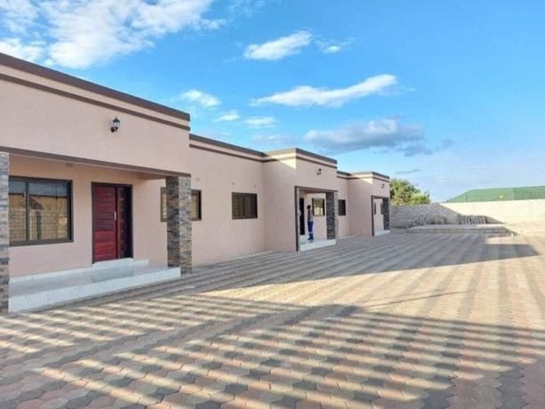 3-bedroom-flat-for-rent-in-chalala-big-8