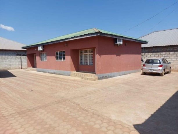 2-bedroom-flat-for-rent-in-chalala-big-7