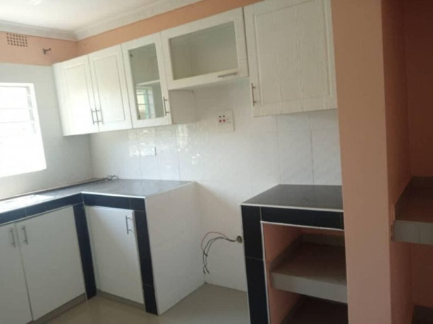 2-bedroom-flat-for-rent-in-chalala-big-4