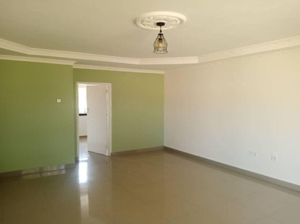 2-bedroom-flat-for-rent-in-chalala-big-5