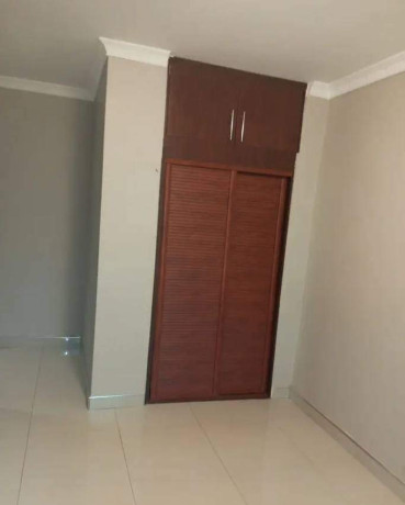 3-bedroom-flat-for-rent-in-chalala-big-7