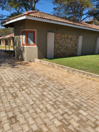 3-bedroom-flat-for-rent-in-makeni-big-0