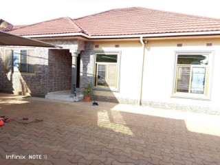 3-bedroom-flat-for-rent-in-chalala