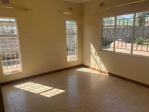 3-bedroom-flat-for-rent-in-ibex-hill-big-4