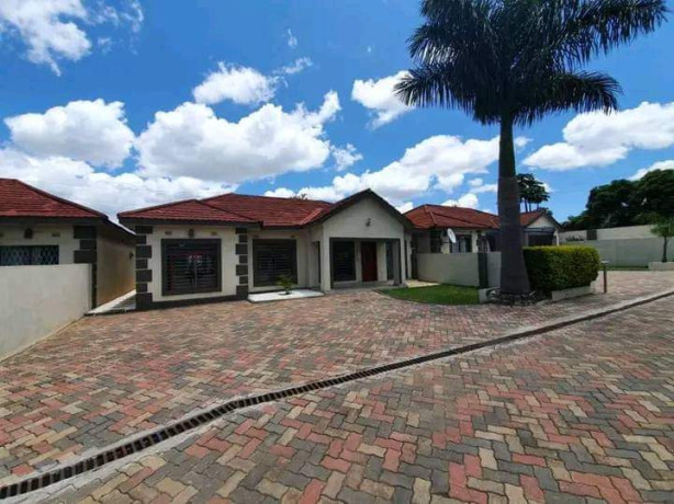 3-bedroom-house-for-rent-in-kabulonga-big-4