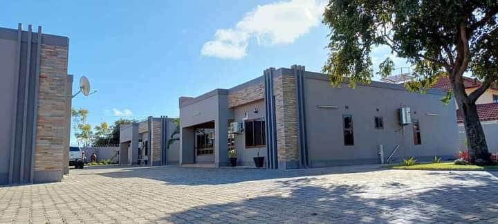 3-bedroom-flat-for-rent-in-meanwood-ibex-big-1