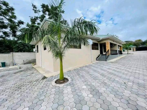 3-bedroom-flat-for-rent-in-new-kasama-big-2