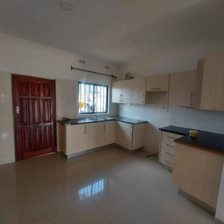 3-bedroom-flat-for-rent-in-ibex-hill-big-4