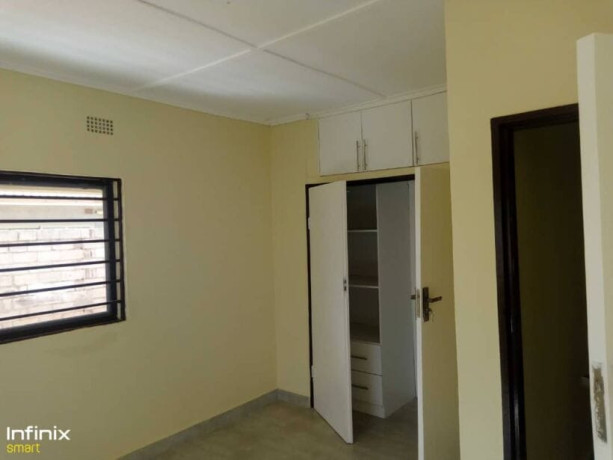 2-bedroom-flat-for-rent-in-lilayi-big-9