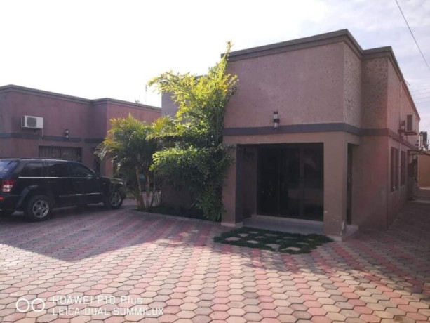 3-bedroom-house-for-rent-in-meanwood-big-0