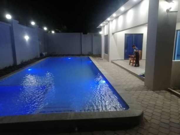 5-bedroom-house-for-rent-in-roma-park-big-9