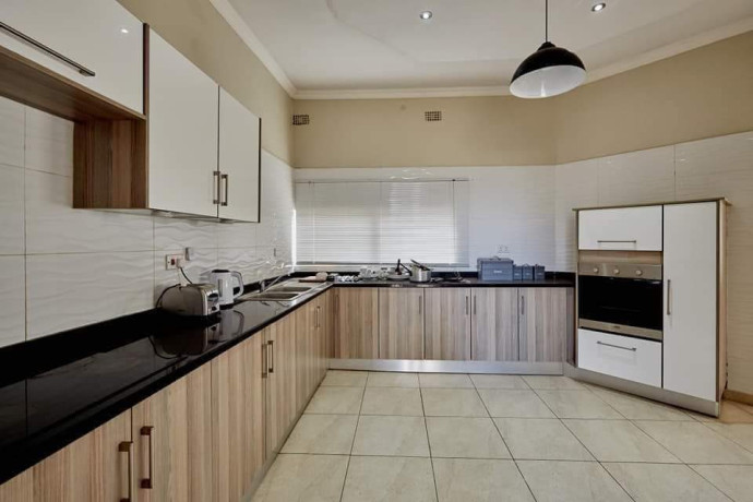 3-bedroom-apartment-for-rent-in-roma-park-big-4