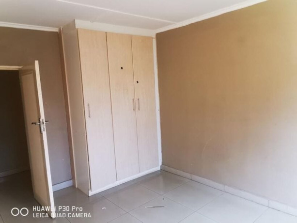 3-bedroom-flat-for-rent-in-chalala-big-2