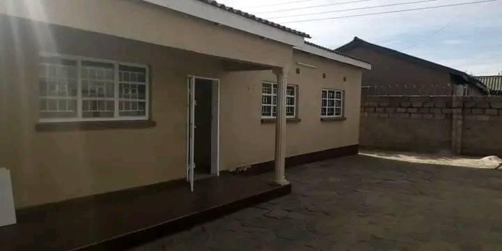 3-bedroom-flat-for-rent-in-chalala-big-0