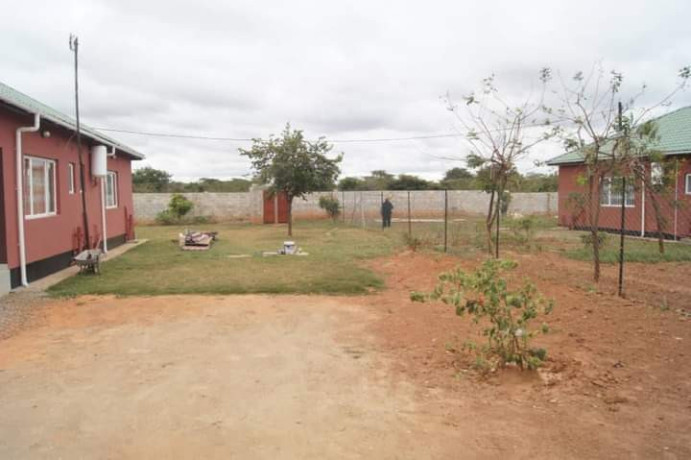 3-bedroom-flat-for-rent-in-silverest-big-5