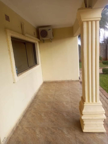 2-bedroom-flat-for-rent-in-ibex-hill-big-3