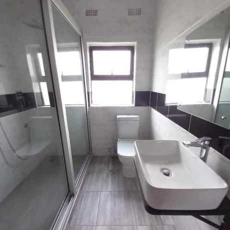 2-bedroom-flat-for-rent-in-chalala-big-4