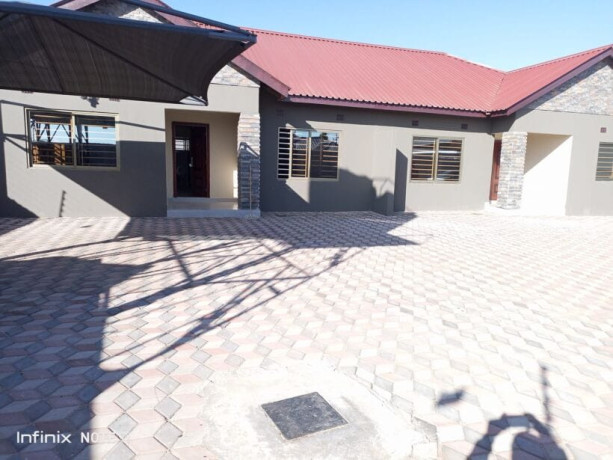 2-bedroom-flat-for-rent-in-chalala-big-7