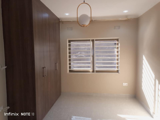 2-bedroom-flat-for-rent-in-chalala-big-4