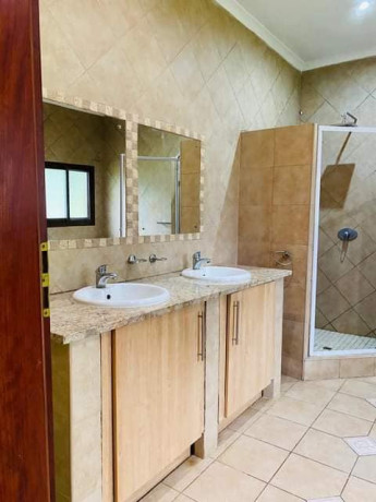 3-bedroom-house-for-rent-in-kabulonga-big-4