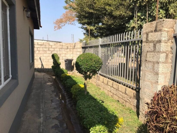 3-bedroom-flat-for-rent-in-chalala-big-7