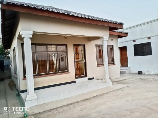 2-bedroom-flat-for-rent-in-chalala-big-1