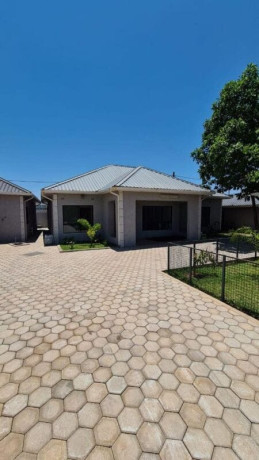 3-bedroom-flat-for-rent-in-silverest-big-9