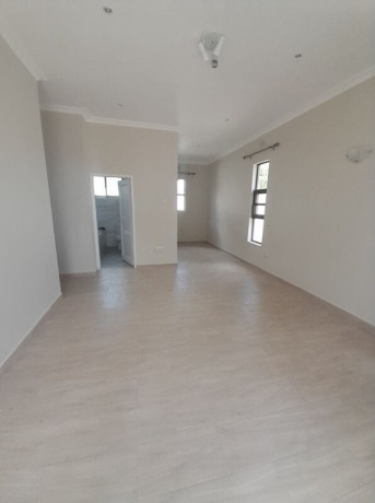 3-bedroom-house-for-rent-in-roma-park-big-4