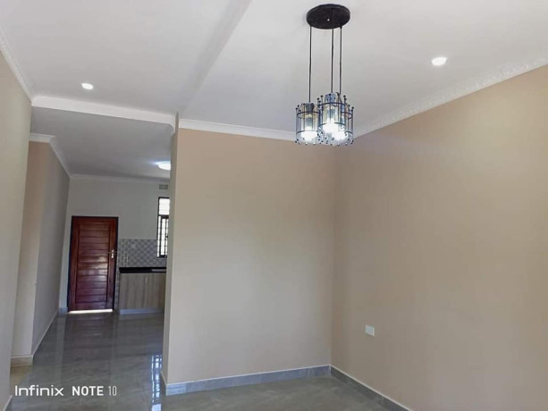 2-bedroom-flat-for-rent-in-chalala-big-4