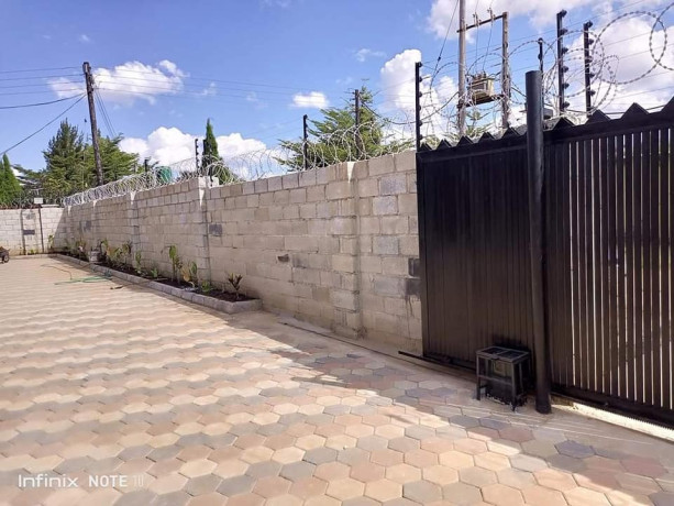 2-bedroom-flat-for-rent-in-chalala-big-3