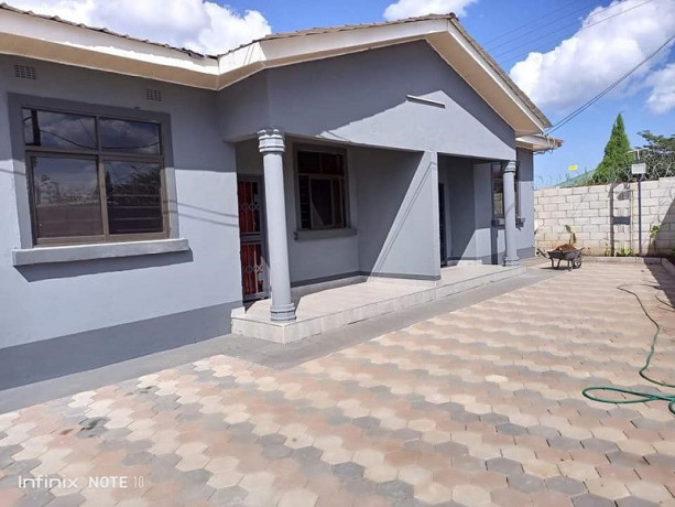 2-bedroom-flat-for-rent-in-chalala-big-7