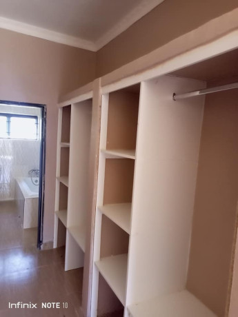 3-bedroom-flat-for-rent-in-chalala-big-2