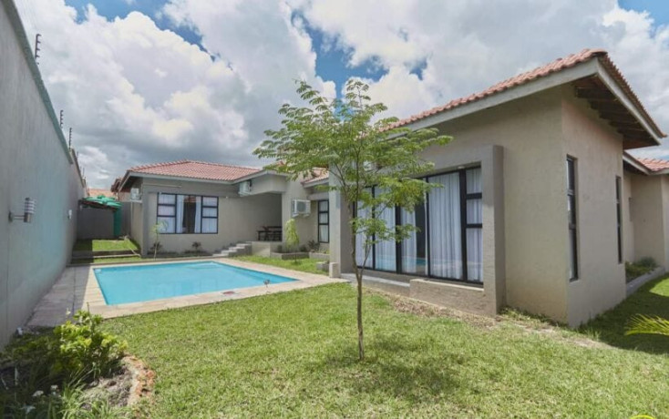 4-bedroom-fully-furnished-apartment-in-roma-big-1