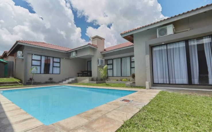 4-bedroom-fully-furnished-apartment-in-roma-big-0