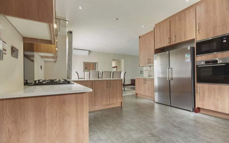 4-bedroom-fully-furnished-apartment-in-roma-big-5