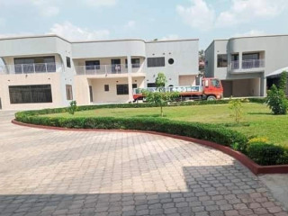 7-bedroom-house-for-sale-in-ibex-meanwood