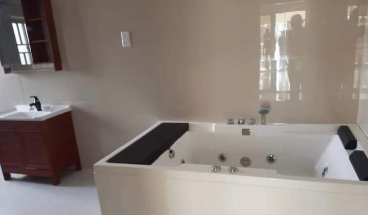 7-bedroom-house-for-sale-in-ibex-meanwood-big-5