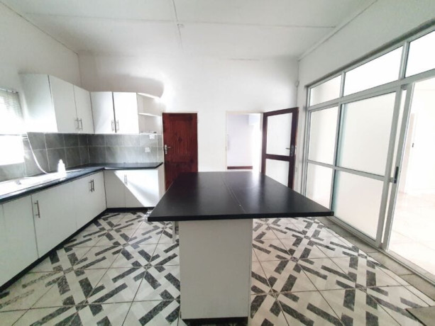 5-bedroom-house-for-rent-in-kalundu-big-3