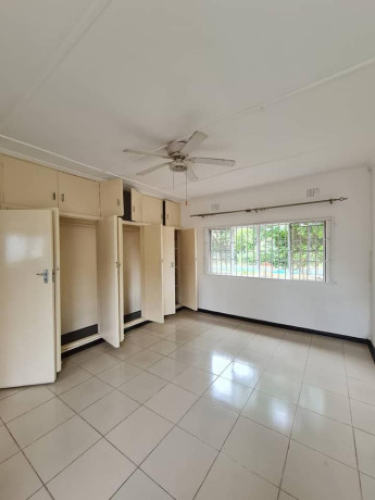 3-bedroom-flat-for-rent-in-kabulonga-big-3