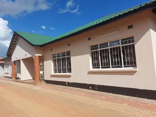 3-bedroom-flat-for-rent-in-libala-south-big-4