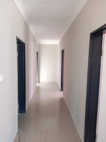 3-bedroom-flat-for-rent-in-chalala-big-4