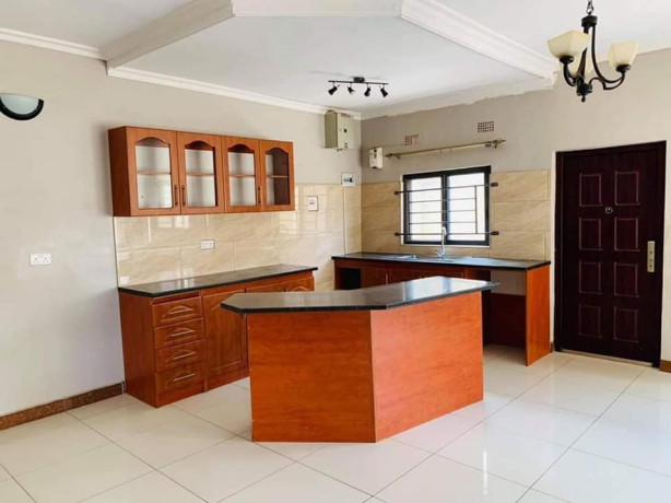 2-bedroom-flat-for-rent-in-ibex-hill-big-3