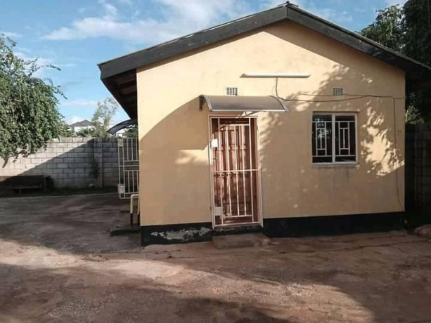 2-bedroom-flat-for-rent-in-makeni-big-5